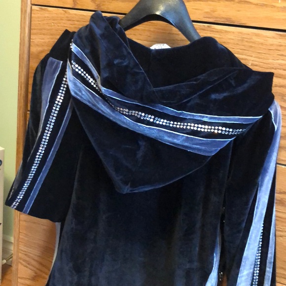 Velvet velour sweater w/ Swarovski crystals - Picture 2 of 5